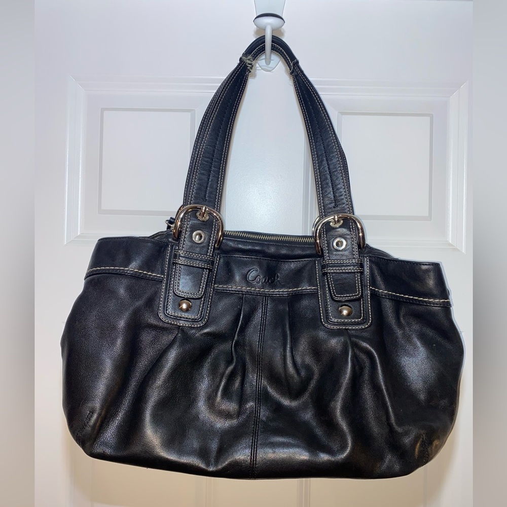 COACH SOHO PLEATED BLACK LEATHER SHOULDER BAG SHOPPER TOTE. Zips like a jacket.